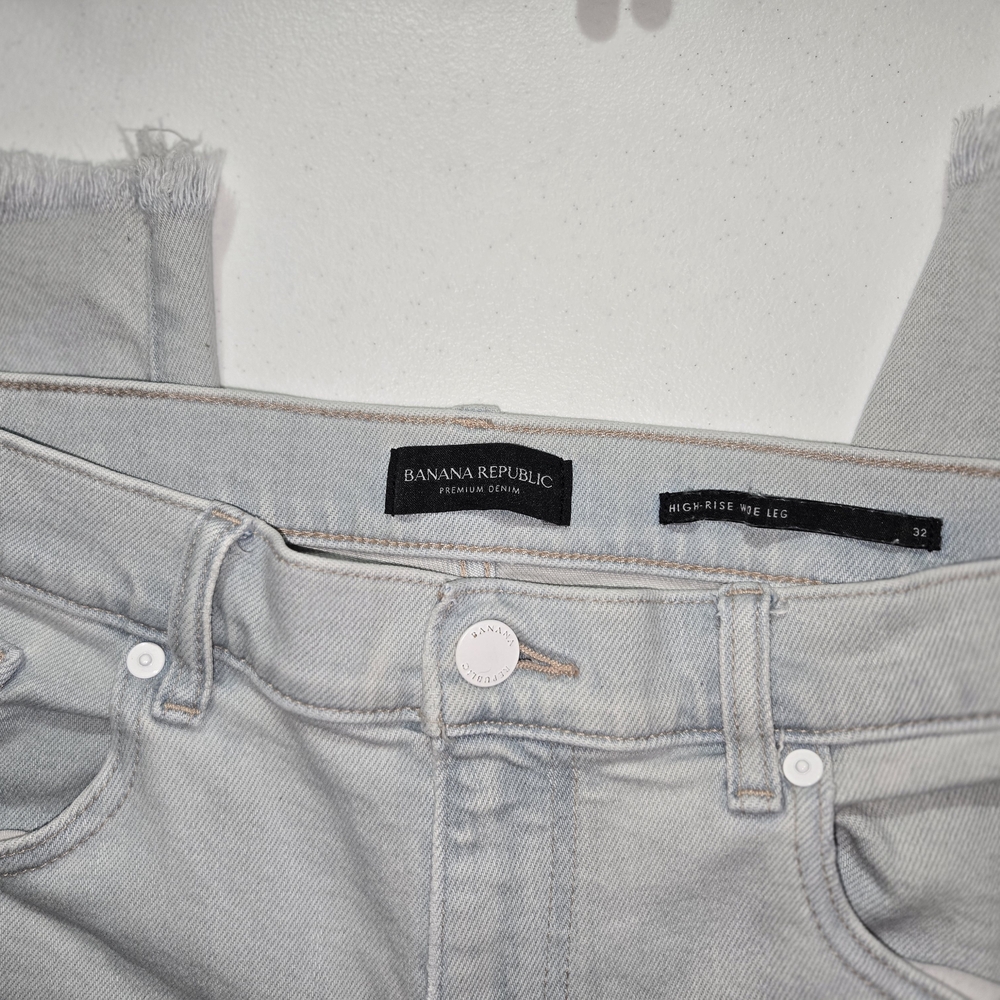 Banana Republic Women's Light Gray High Rise Jeans